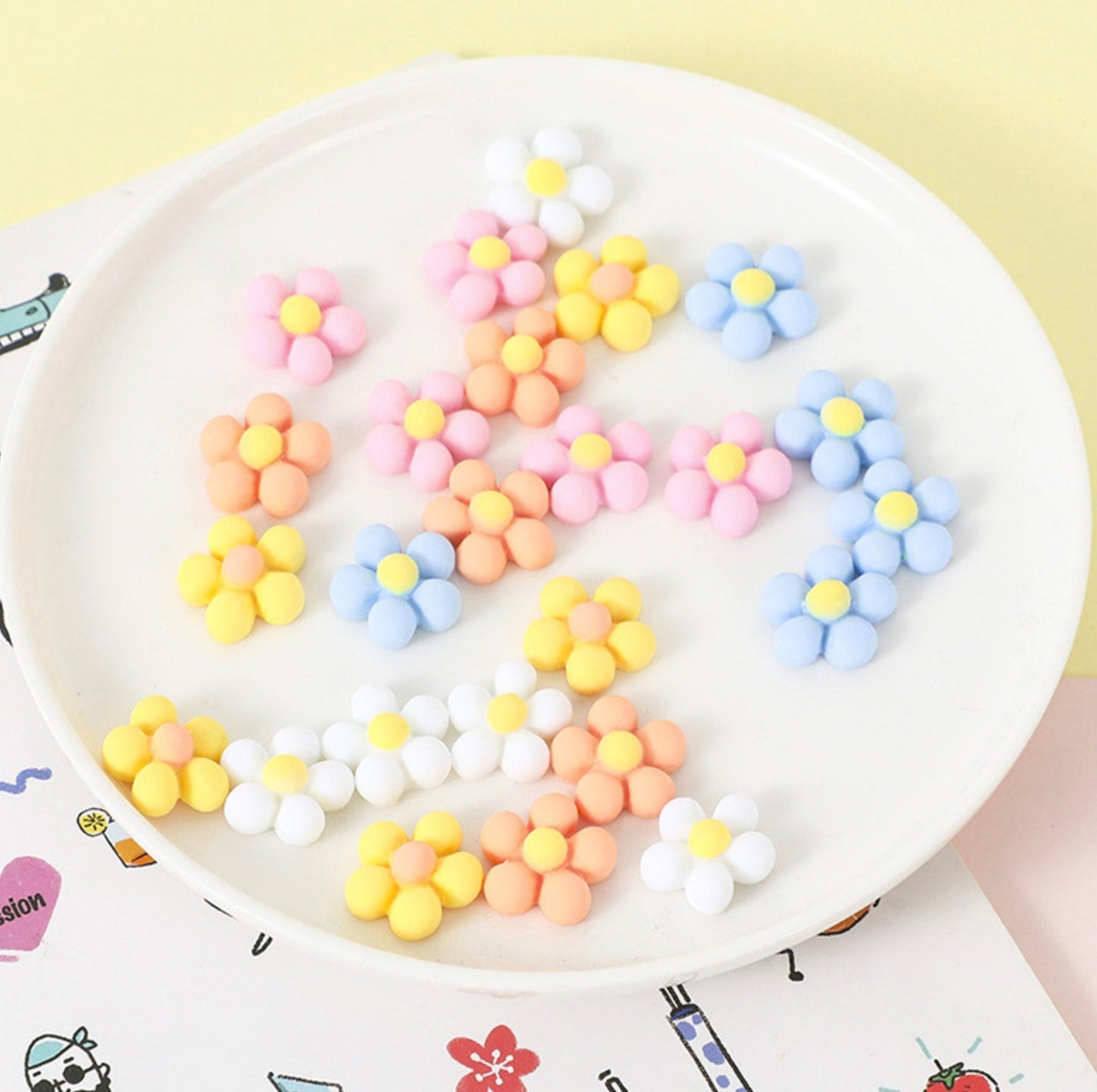 Five Petal Flower Mixed Color, Floral Themed Flatback Cabochons (Random, 1.7CM)