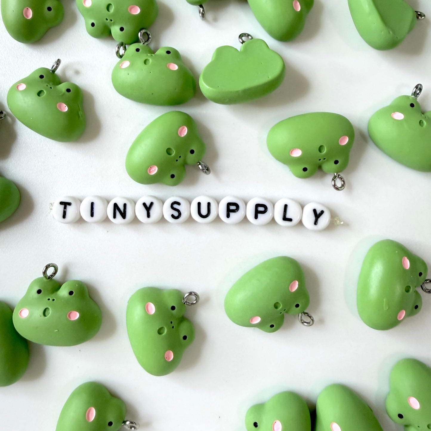 Cute Derpy Frog Face Charm (21mm x 14mm)