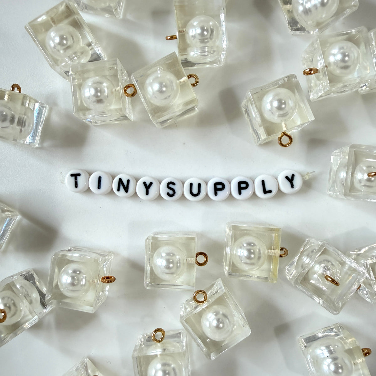 Transparent Epoxy Cube Resin Pendant Charm with Imitation Pearl (16 x 14 x 14mm)