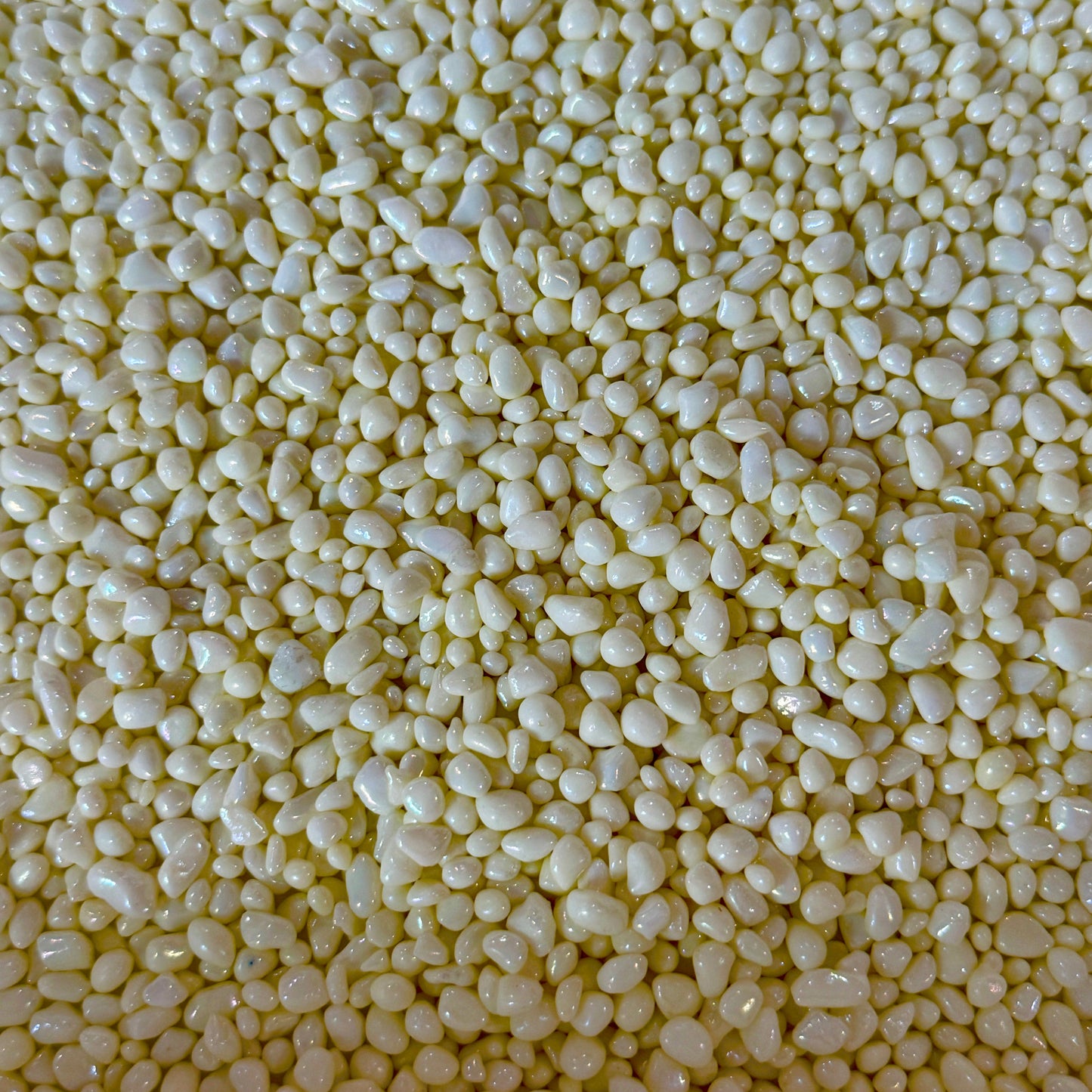2MM-4MM Pearly Light Yellow Pebble (NOT EDIBLE) D49-02