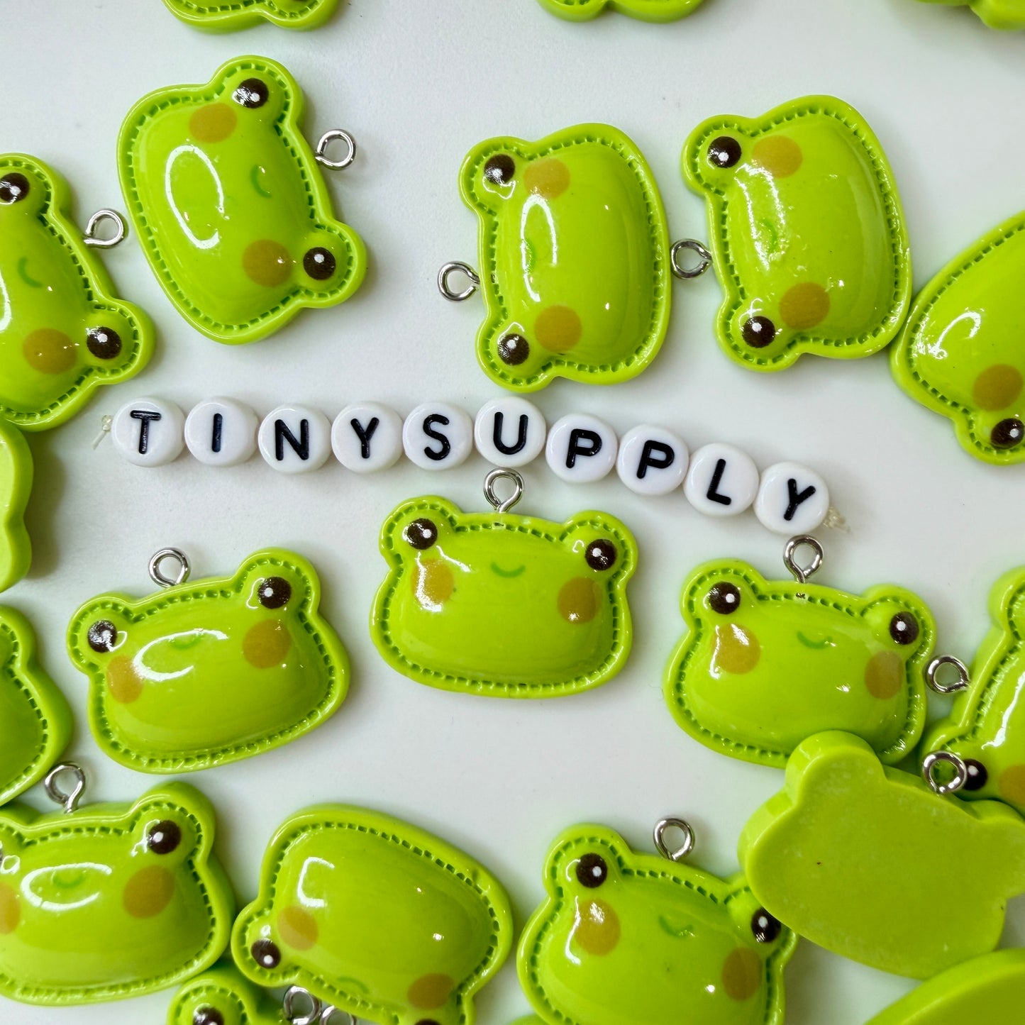2.5cm x 2.3cm Puff Frog, Animal Themed Charms