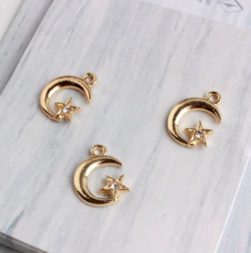 Cresent Moon Charm (17mm x 13mm)