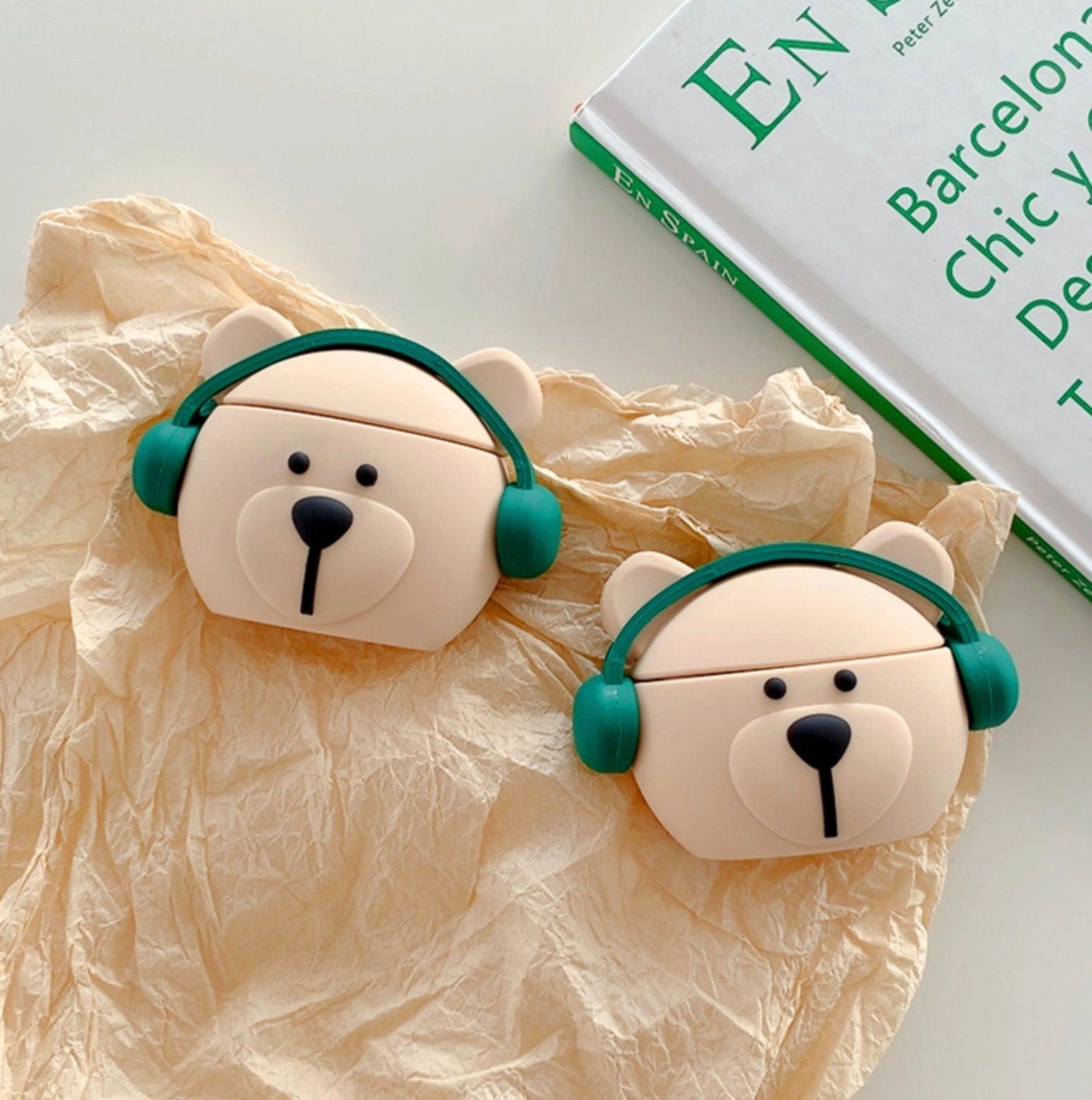 Cute Brown Bear with Green Headphones (Airpod Gen 1/2/3 and Airpod Pro Gen 1/2)