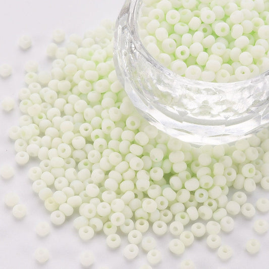 3MM Frosted Honeydew Green 8/0 Glass Seed Beads (S048-010)