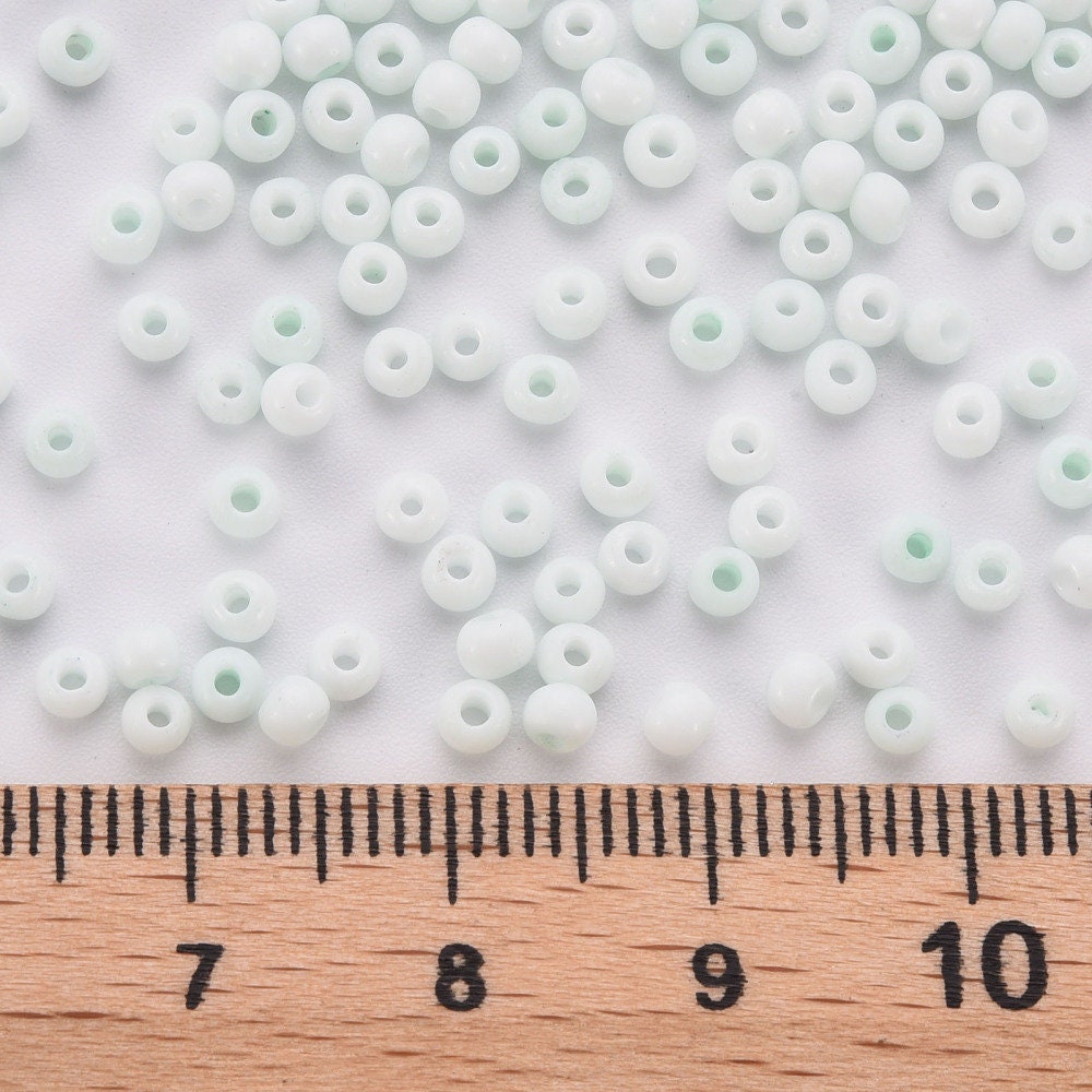 3MM Frosted Light Mint 8/0 Glass Seed Beads (S048-007)