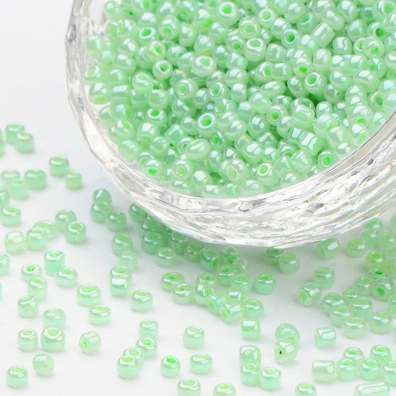 3MM Pale Green Glass Seed Beads (US0003-144)