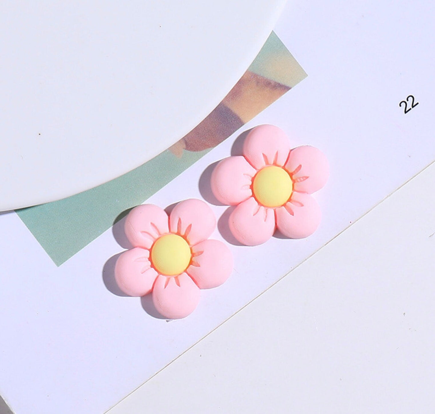 2CM Kawaii Colorful Daisy Flower Flatback Cabochons