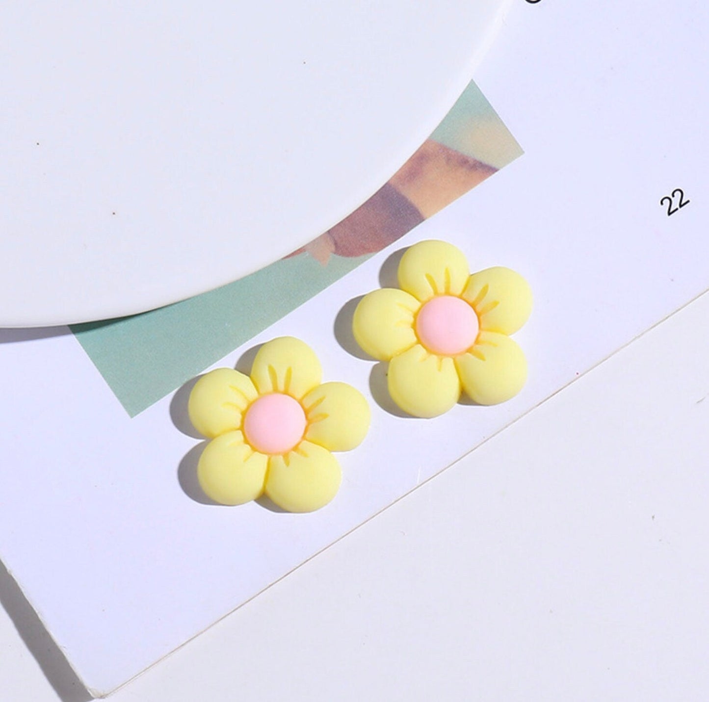 2CM Kawaii Colorful Daisy Flower Flatback Cabochons