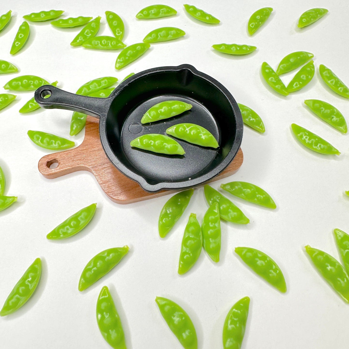 FAKE Miniature Peas, Food Themed Cabochons (1.7cm x 0.6cm)