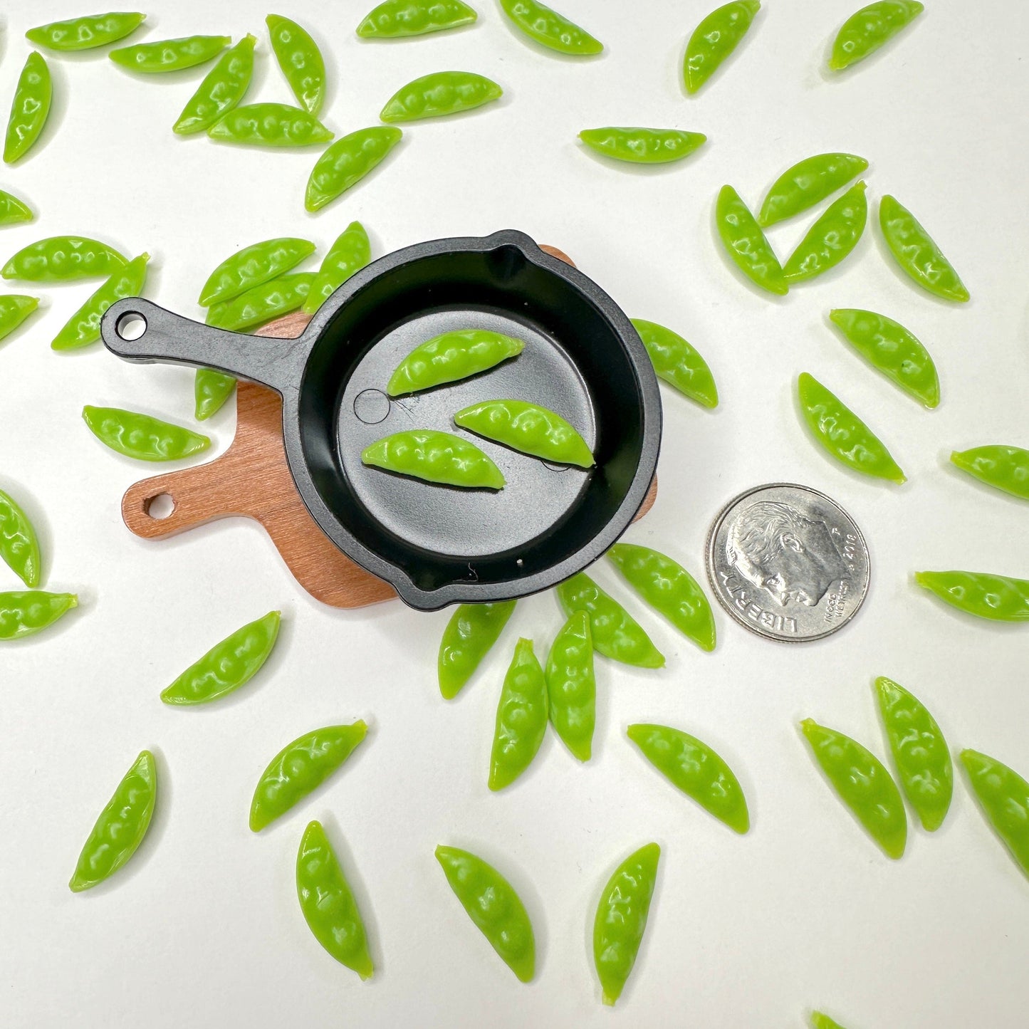 FAKE Miniature Peas, Food Themed Cabochons (1.7cm x 0.6cm)