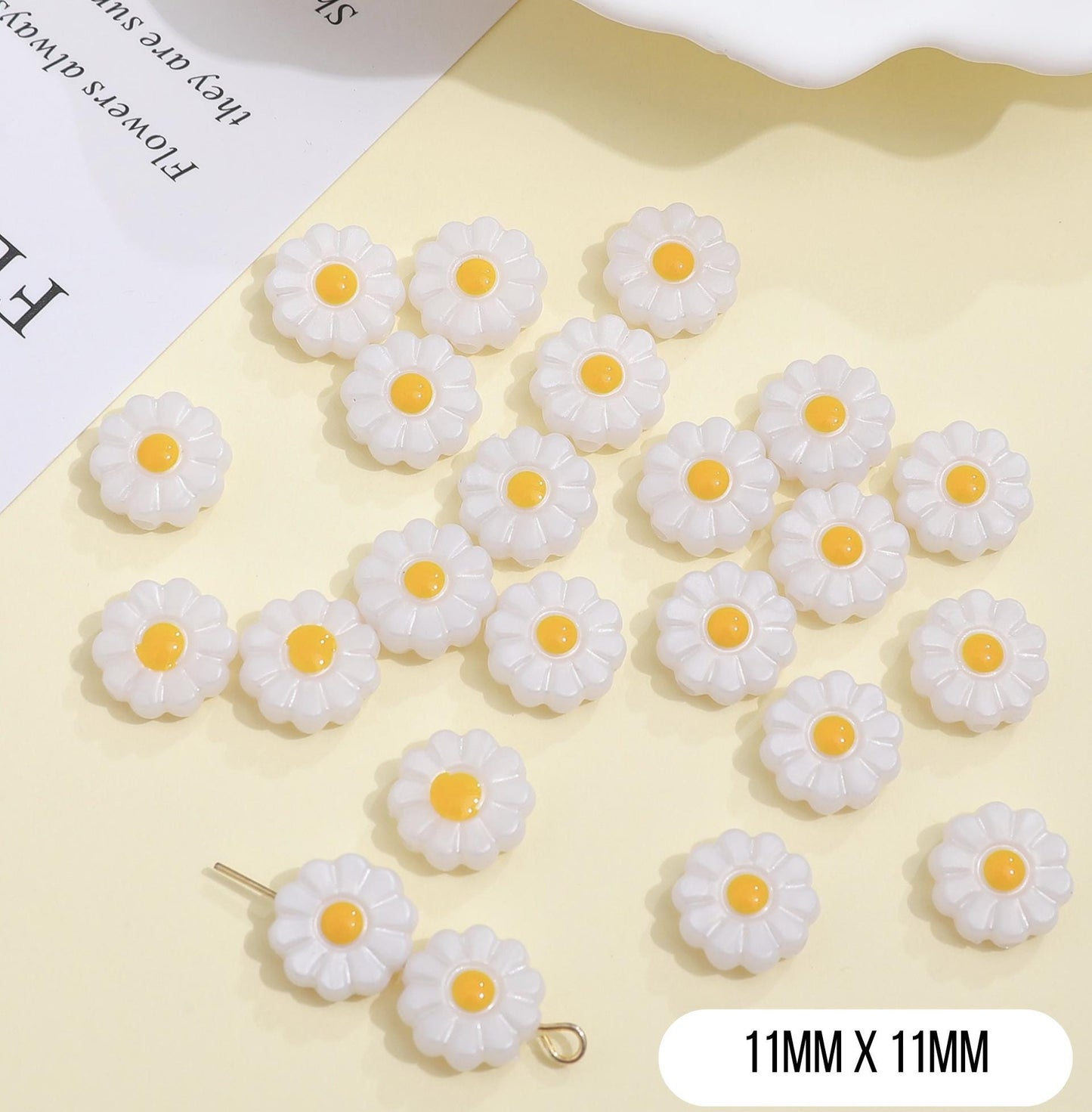 11MM White Daisy Flower Acrylic Bead