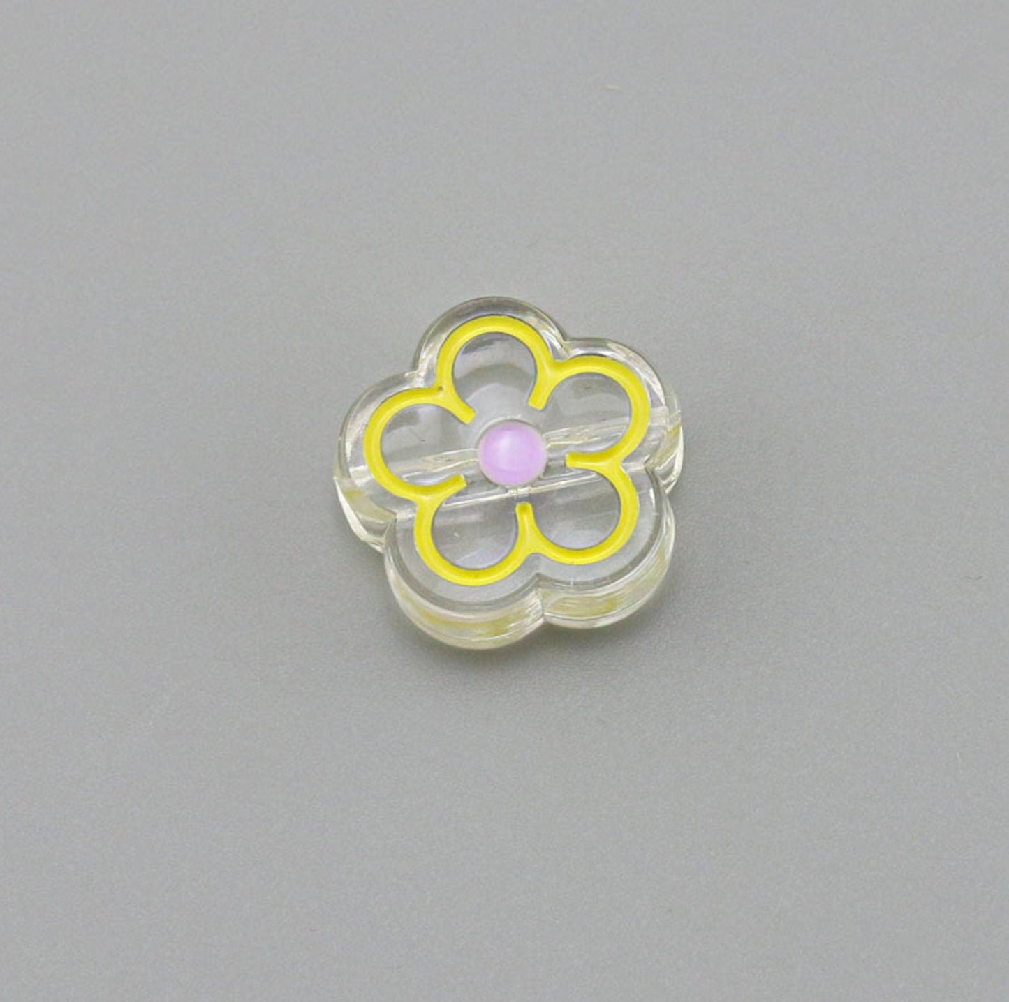 Cute Flower Outline Enamel Acrylic Bead (19mm x 19mm x 8mm, Hole: 3mm)