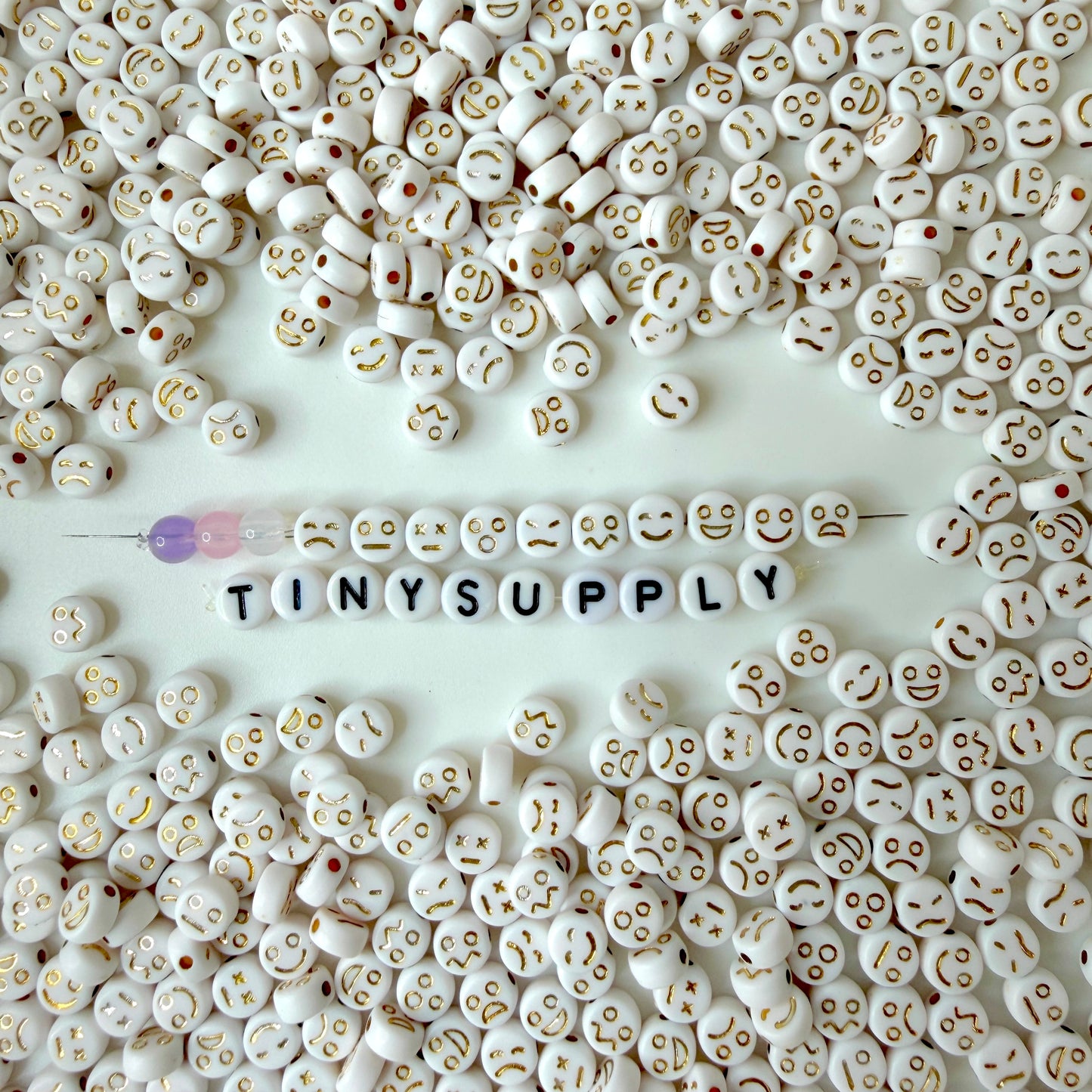 7MM White Round Acrylic with Gold Mixed Faces Beads