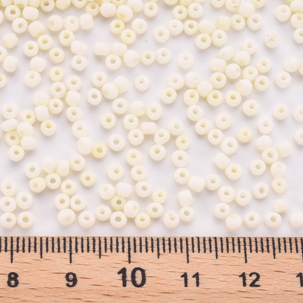 3MM Frosted Beige 8/0 Glass Seed Beads (S048-16) D41-14