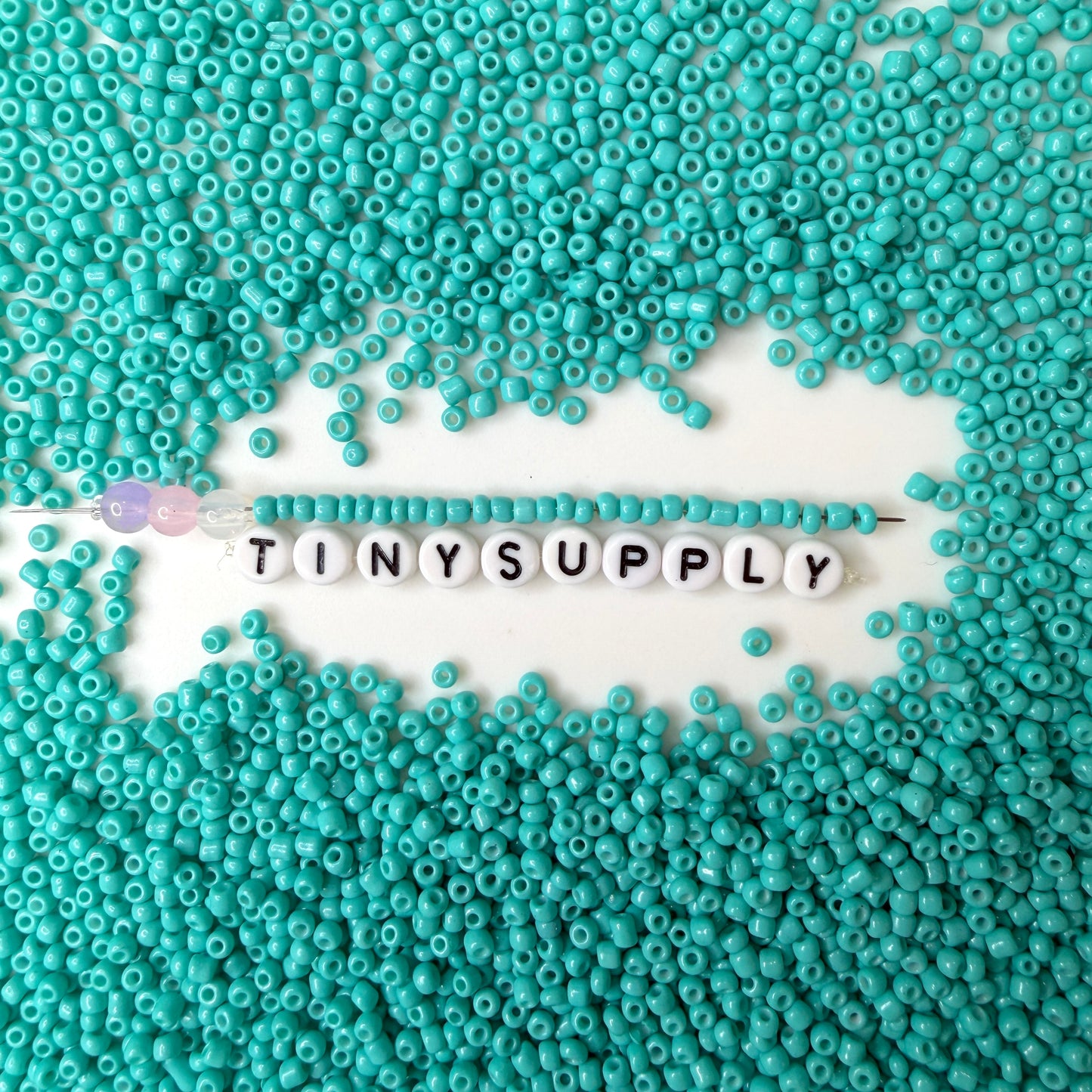 3MM Cyan 8/0 Glass Seed Beads (S036-13) D41-16