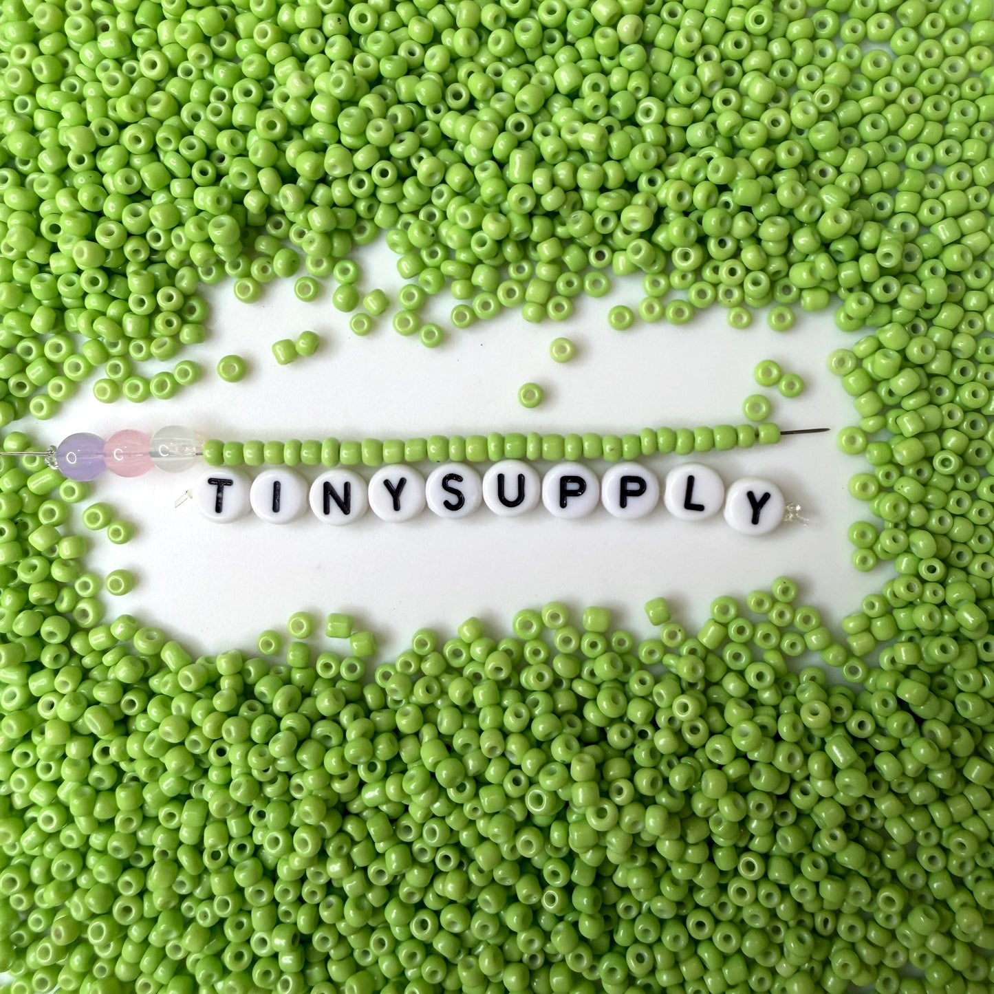 3MM Lime Green 8/0 Glass Seed Beads (S036-16) D41-33