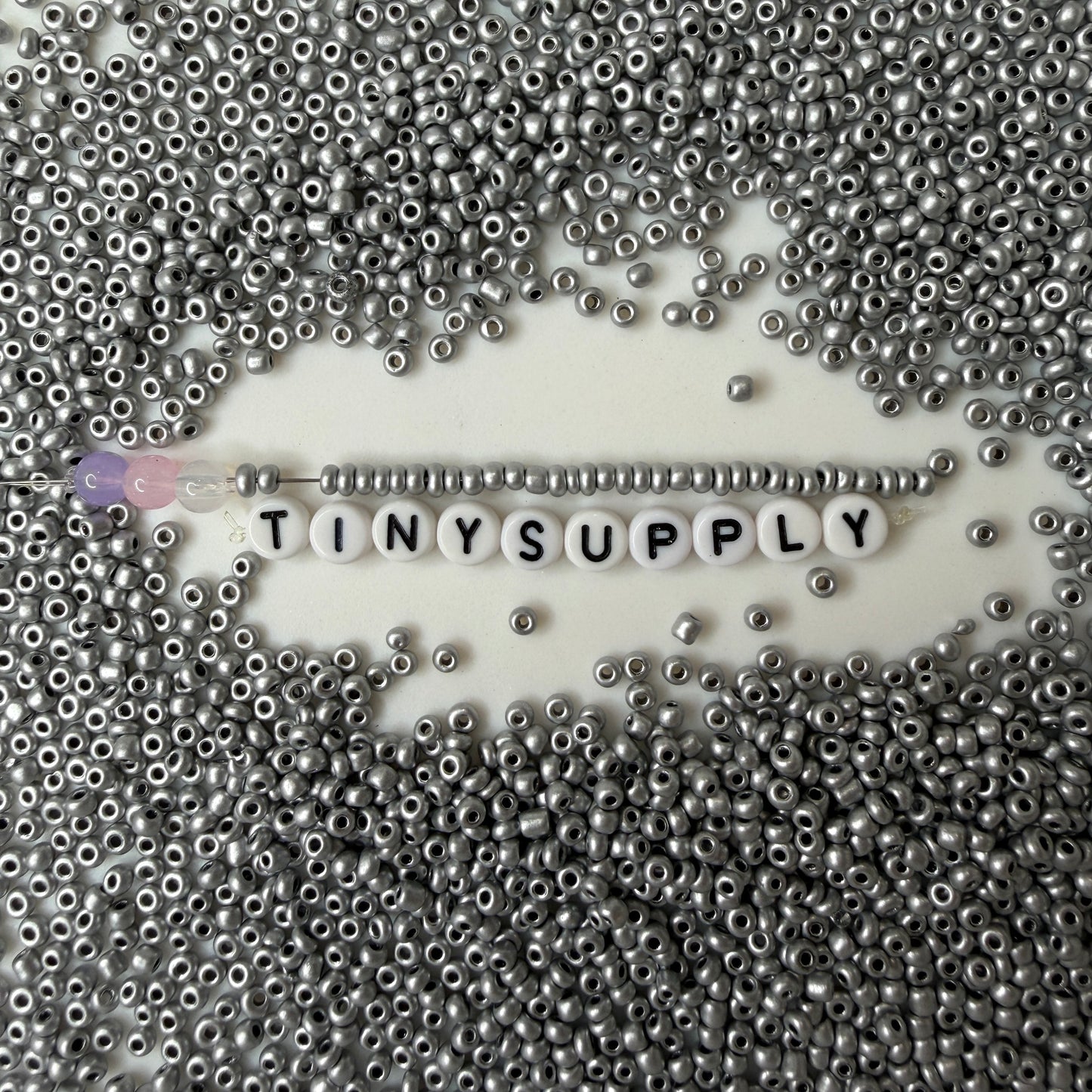 3MM Silver 8/0 Glass Seed Beads (S036-14) D41-36