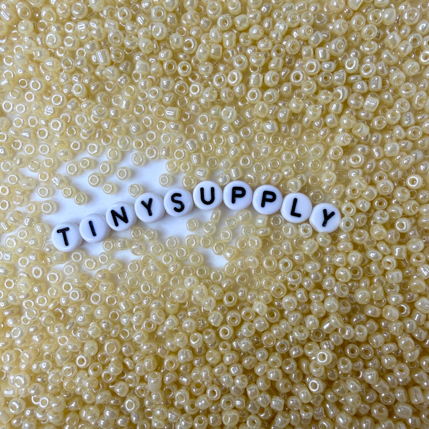 3MM Light Goldenrod 8/0 Glass Seed Beads (US0003-152)