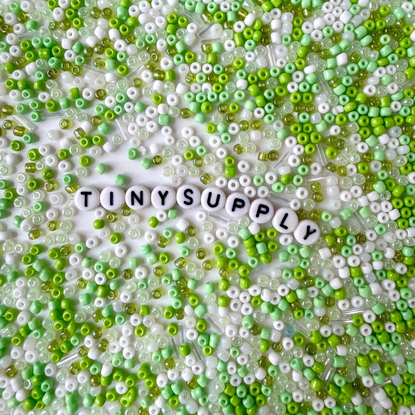 3MM Green Mixer 8/0 Glass Seed Beads D54-13