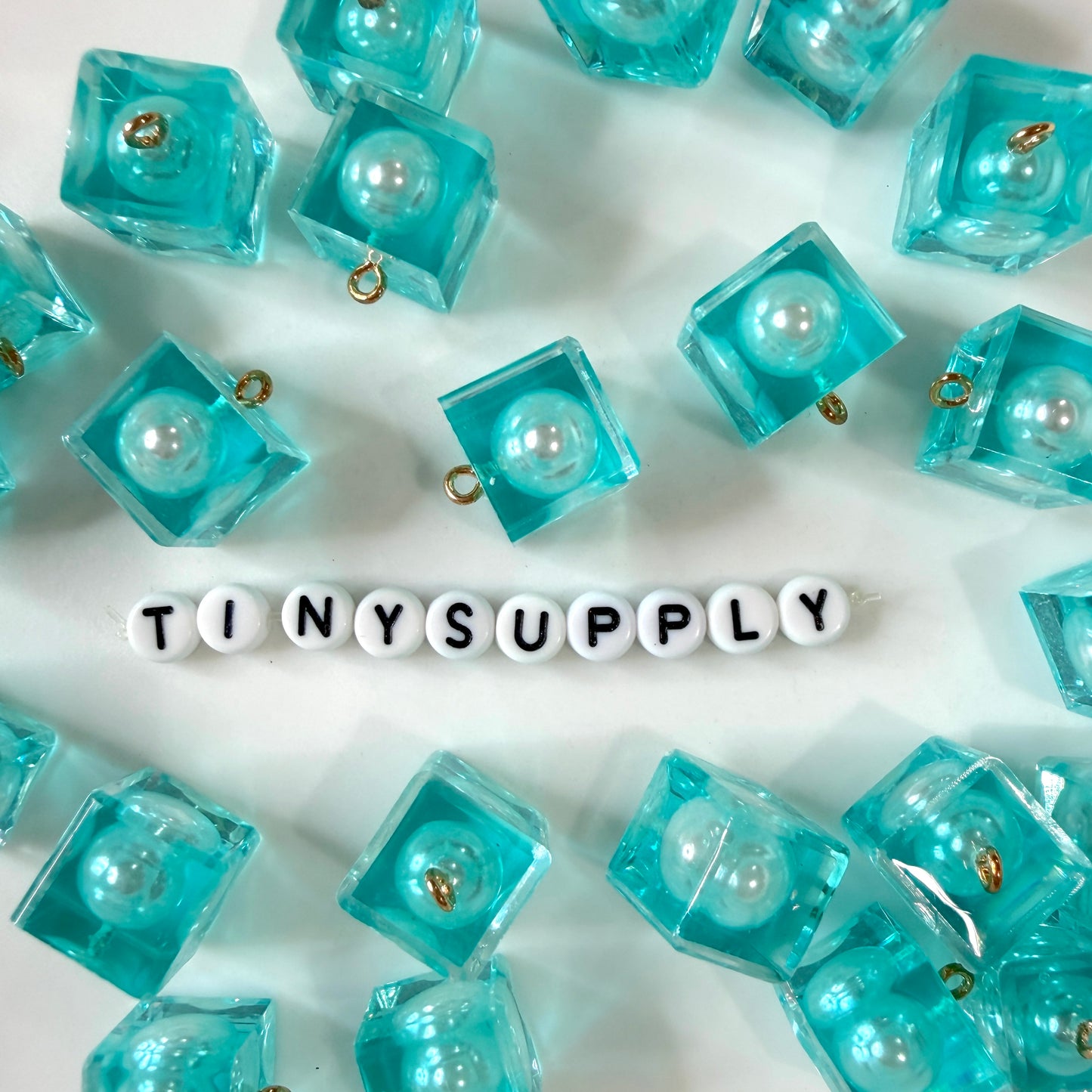 Transparent Epoxy Cube Resin Pendant Charm with Imitation Pearl (16 x 14 x 14mm)