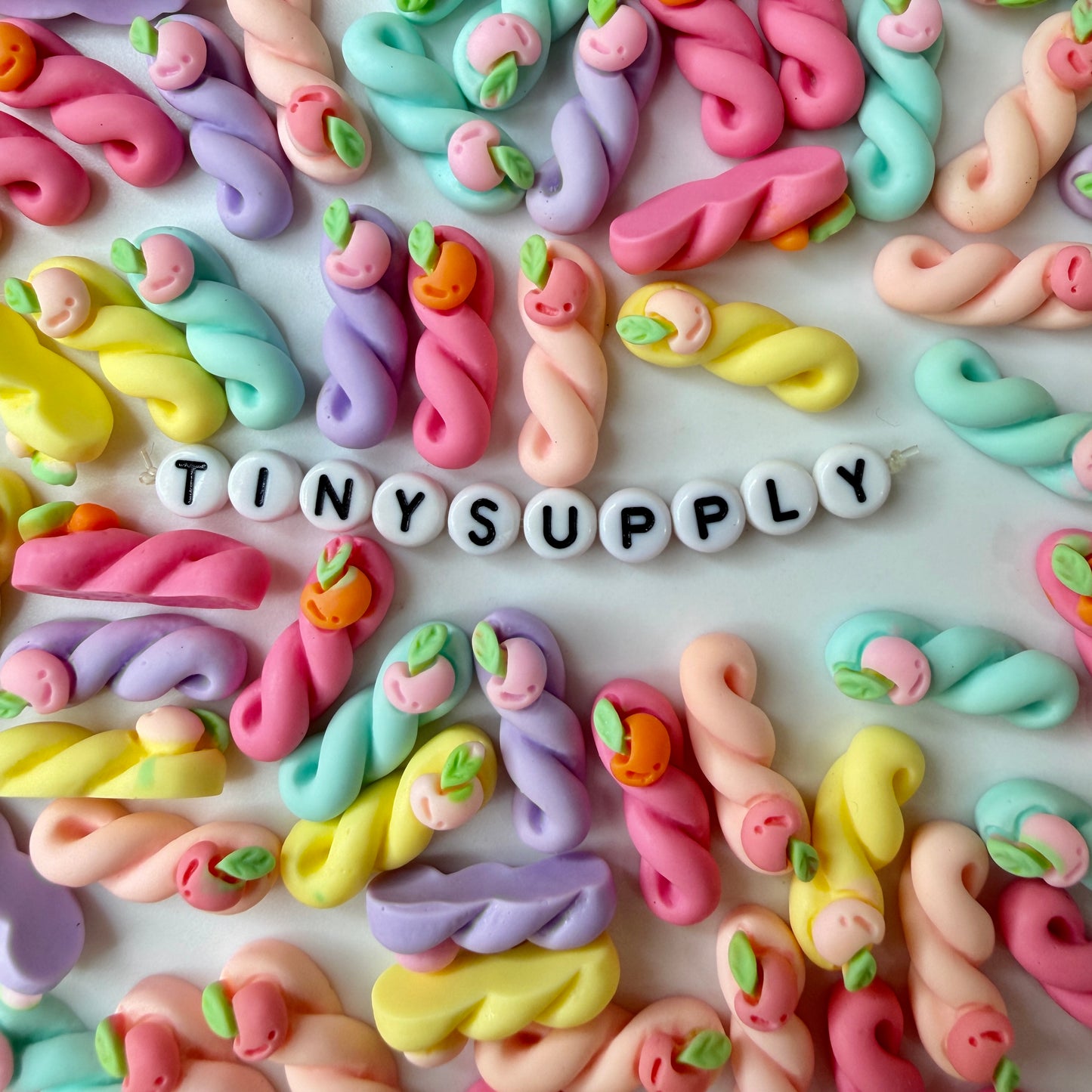 FAKE Twisted Strawberry Dessert Cabochons (Random Mix, 2.3CM x 0.8CM)