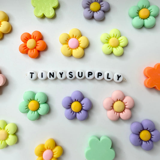 2CM Kawaii Colorful Daisy Flower Flatback Cabochons