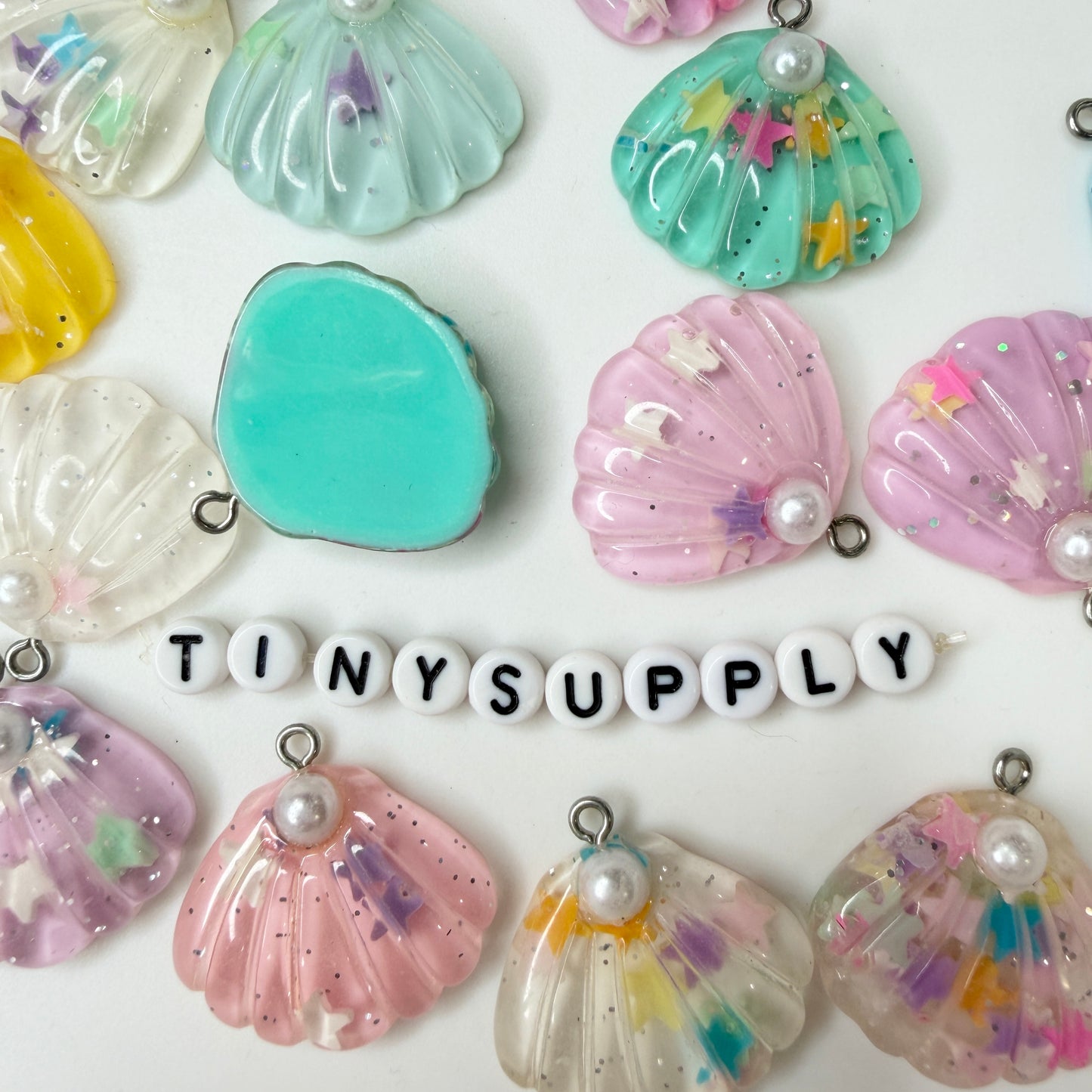20MM Resin Seashells with Stars and Pearl, Ocean Themed Charms