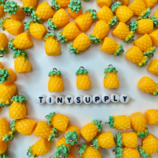 20MM Resin Pineapple, Fruit Themed Charm (20mm)