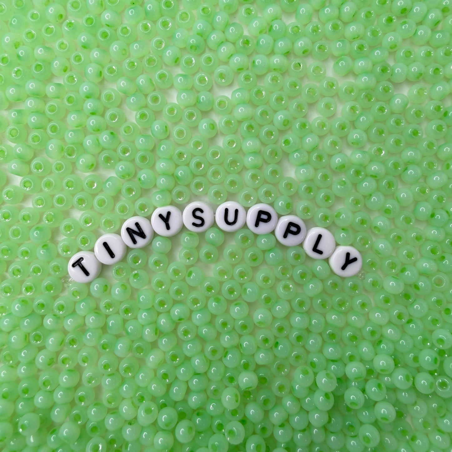 4MM 6/0 Imitation Cat Eye Seed Bead-Pale Green (02A-05)