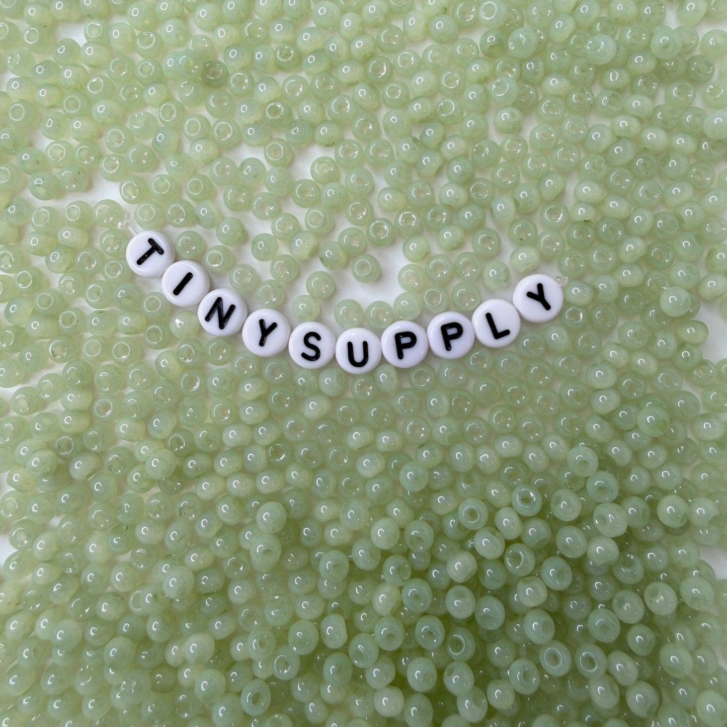 4MM 6/0 Imitation Cat Eye Seed Bead-Light Green (02A-20)