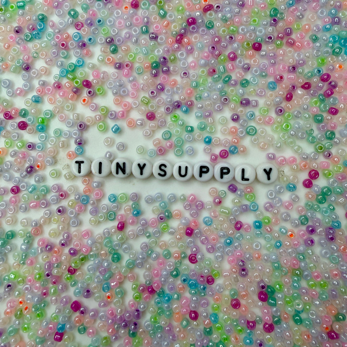 3MM AB Mix, Cream Line 8/0 Glass Seed Beads (CR-19) D59-19