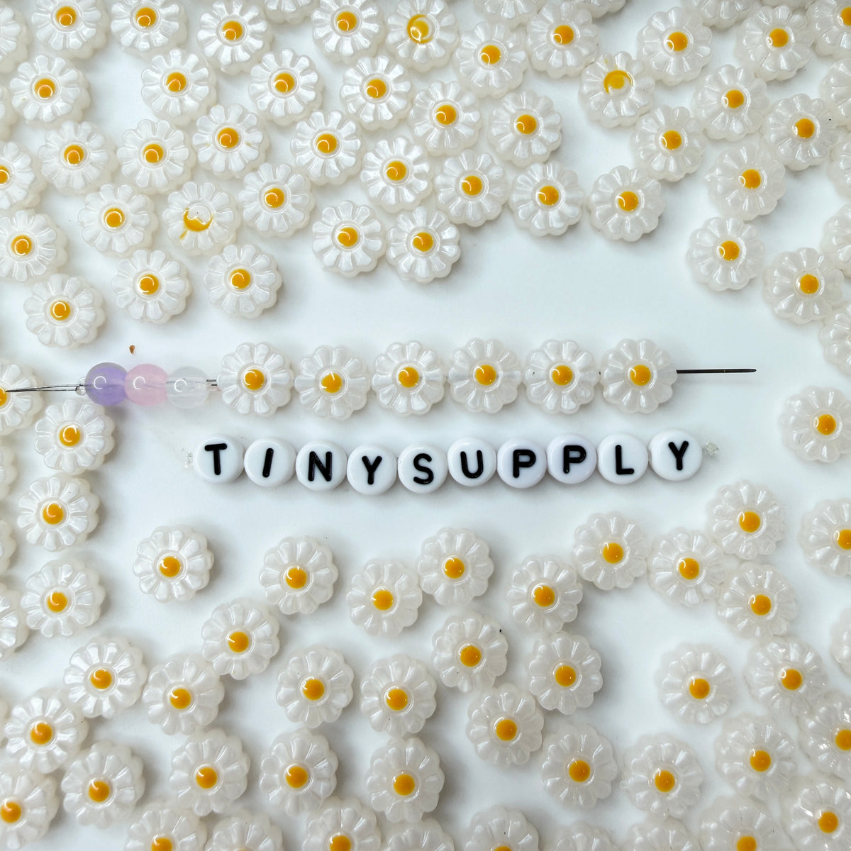 11MM White Daisy Flower Acrylic Bead