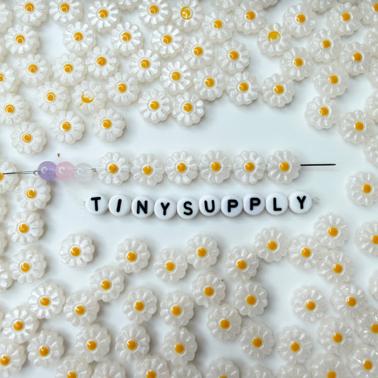 11MM White Daisy Flower Acrylic Bead
