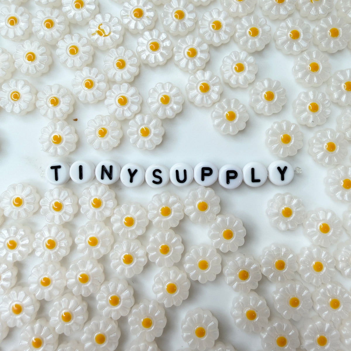11MM White Daisy Flower Acrylic Bead