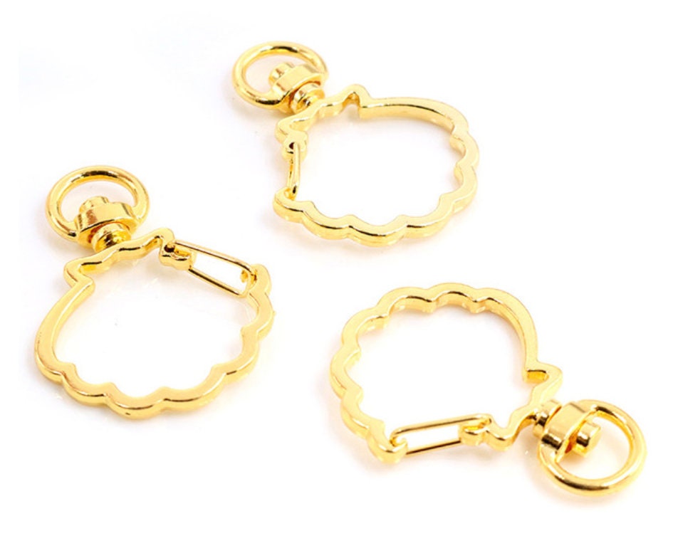 Gold Shell Shaped Key Ring