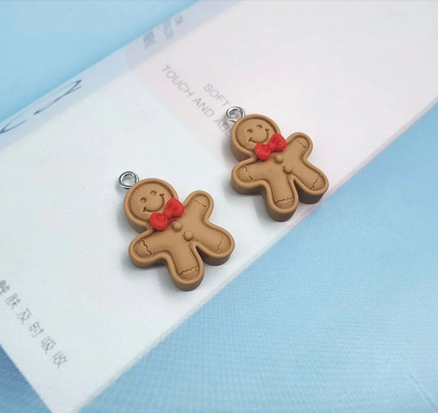 Cute Gingerbread Man Christmas Themed Charm (19.6mm x 19.8mm)