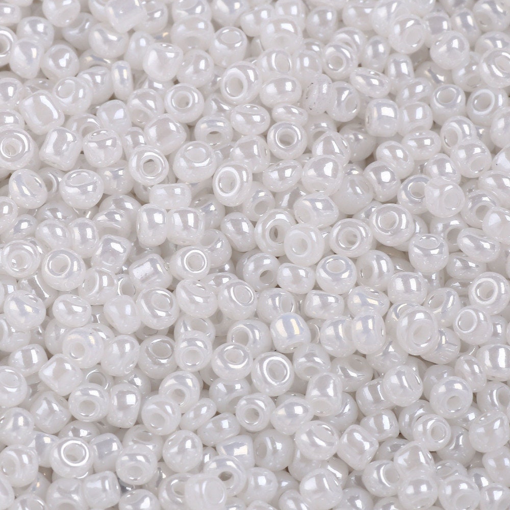 3MM White 8/0 Glass Seed Beads (US0003-141)