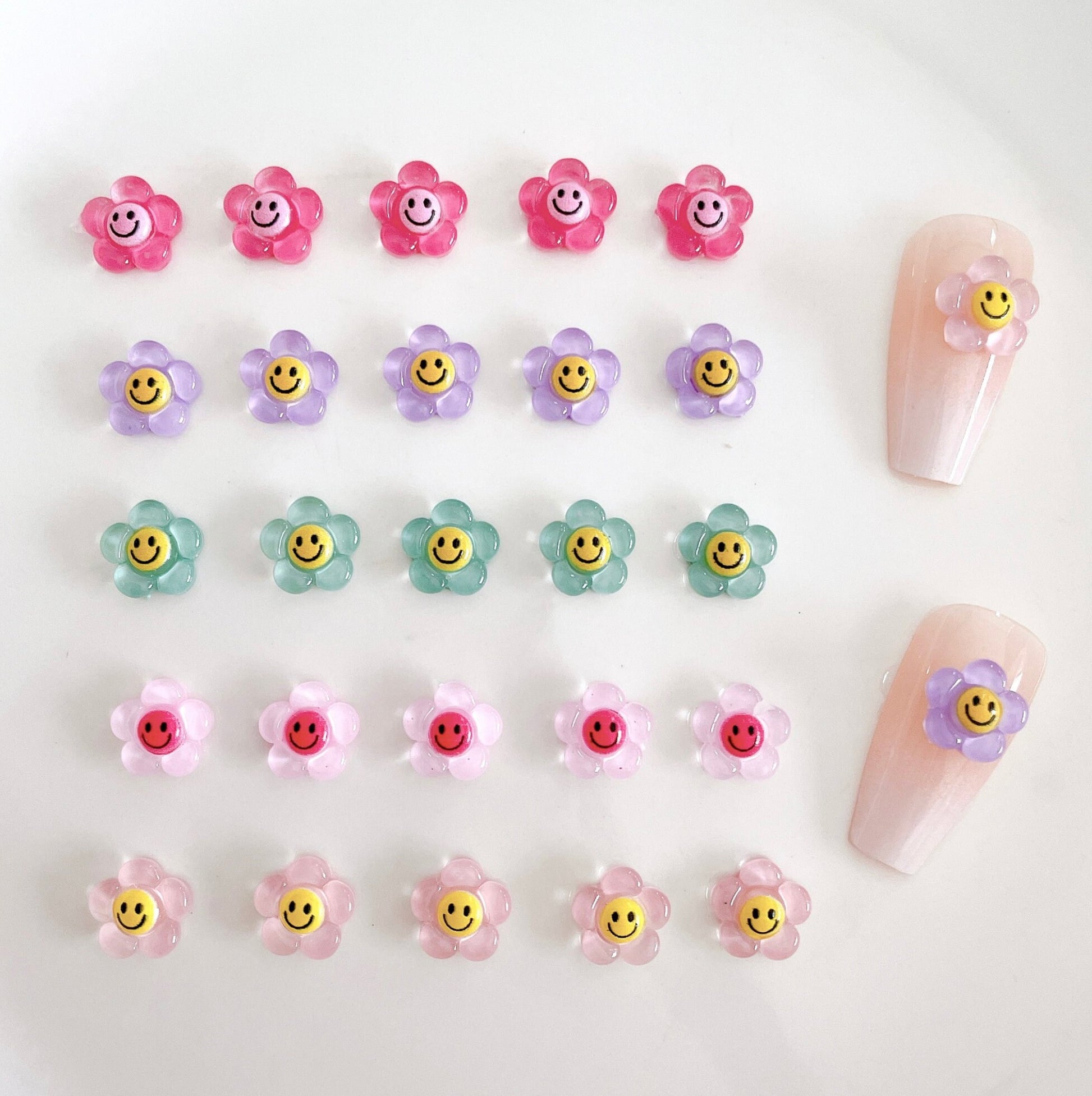 Cute Smiley Faced Flower , Flower Themed 3D Nail Art Charms, Decoden, DIY Supplies, Mini Cabochon