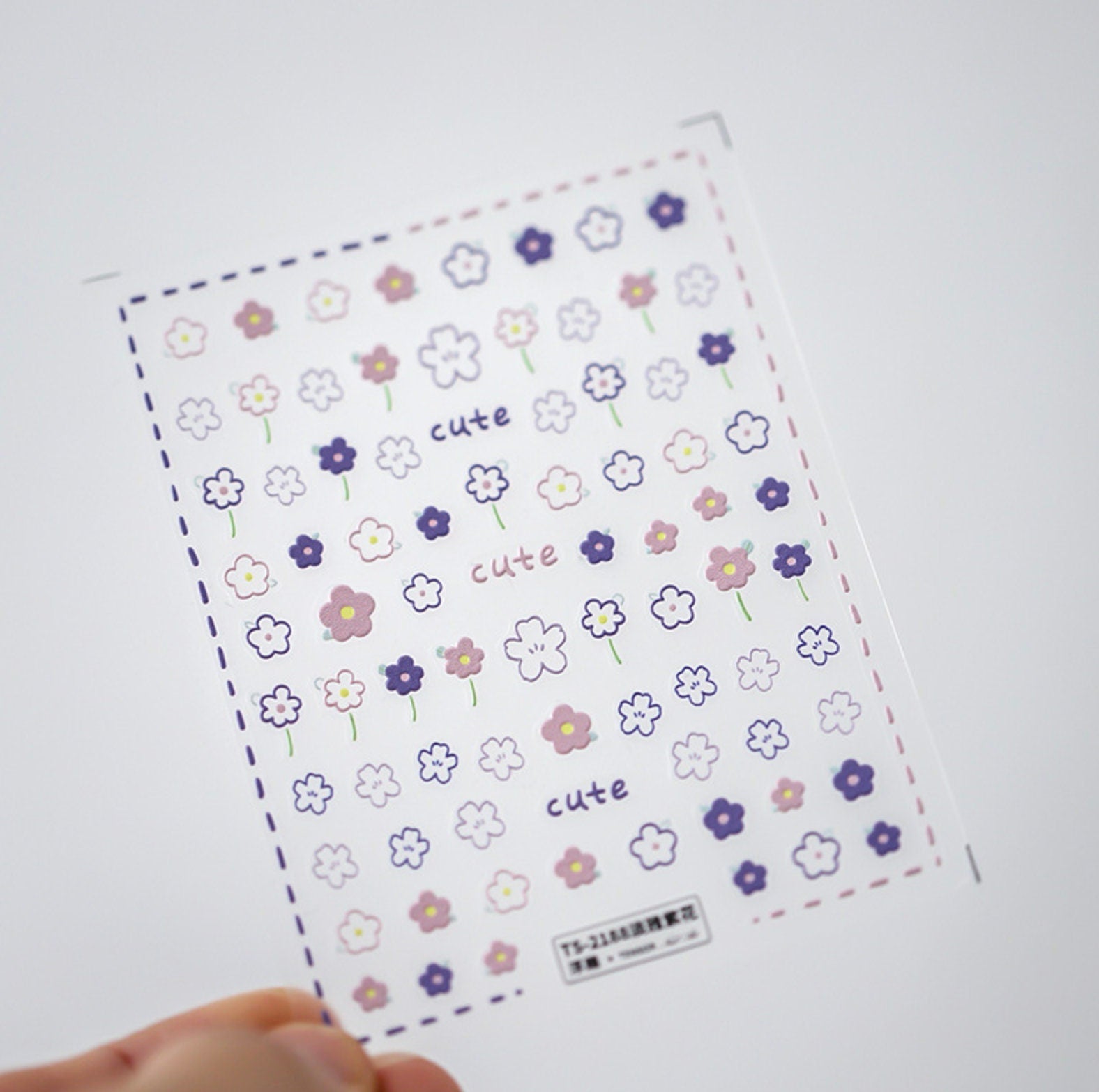 Cute Purple Daisy Flower Nail Art Stickers (Available in 2D and 3D)