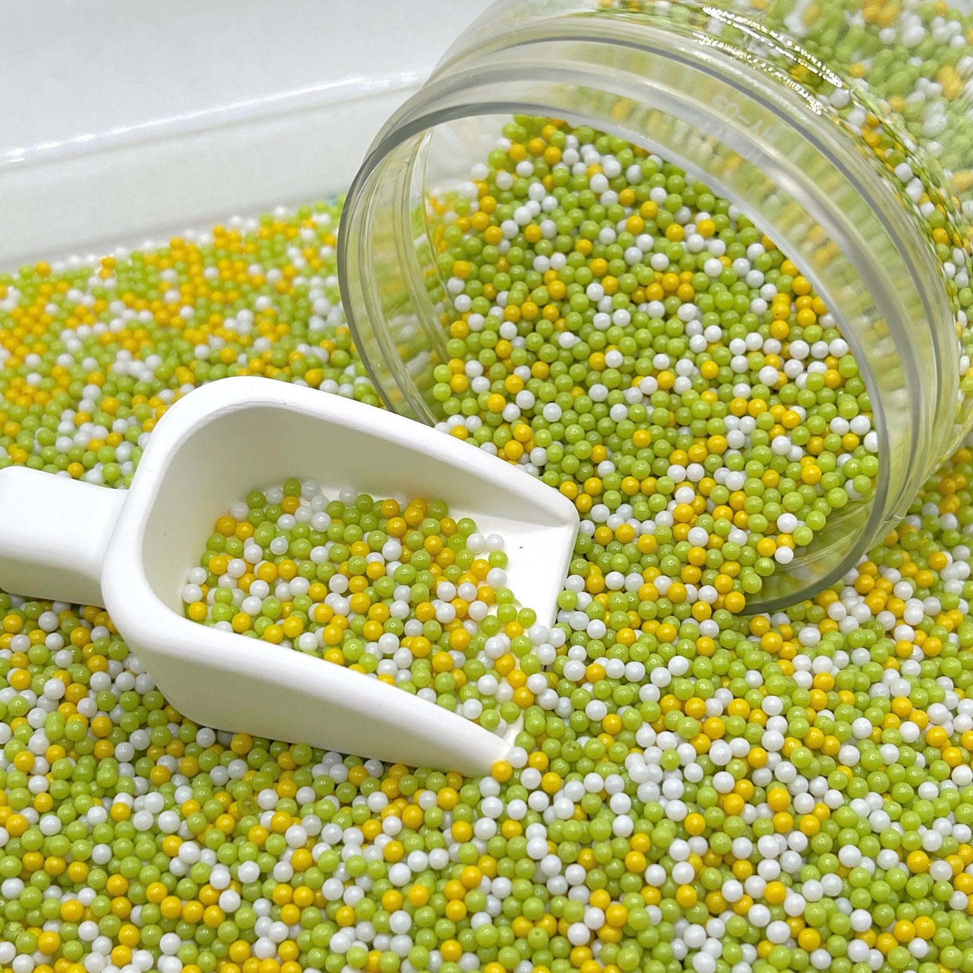 FAKE 2MM Green/Yellow Themed Pearl Mix (NOT EDIBLE) D5-13